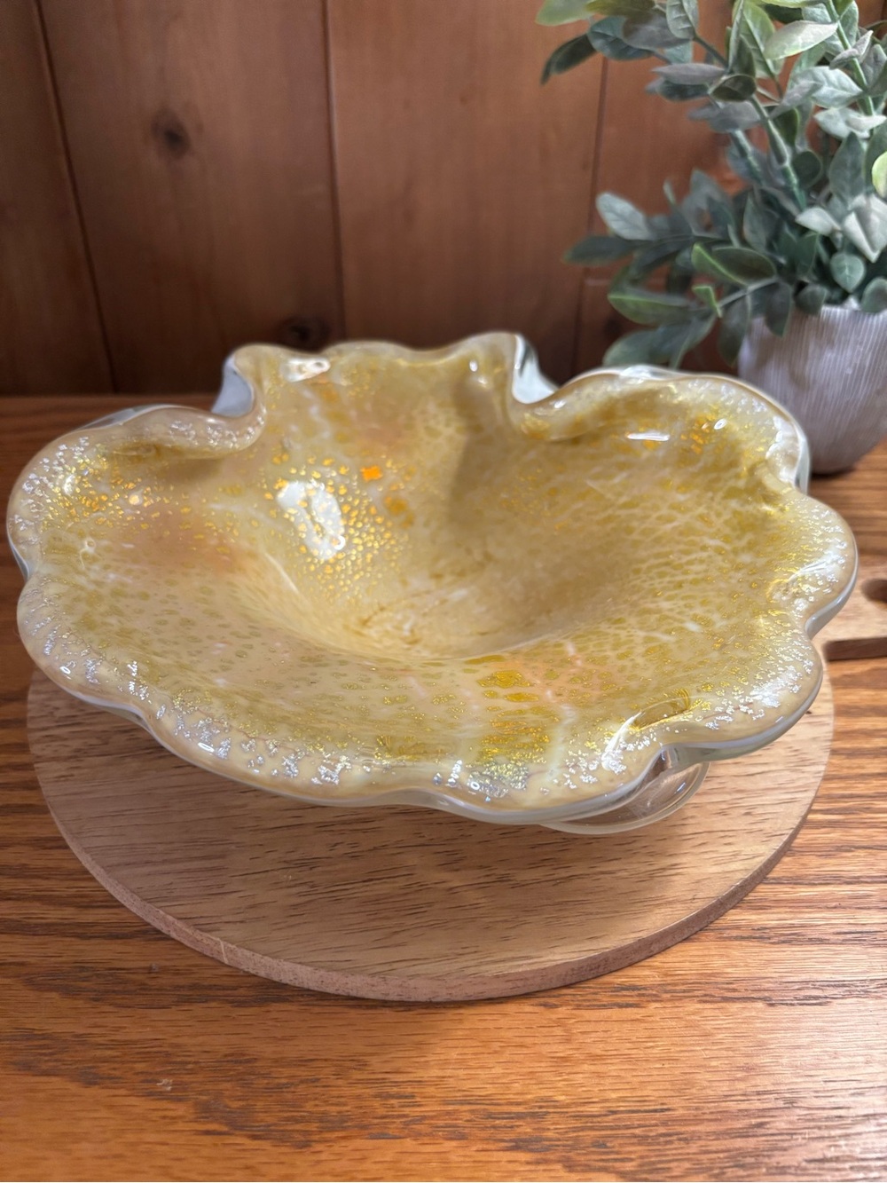 Murano Art Glass Scalloped Shell Bowl